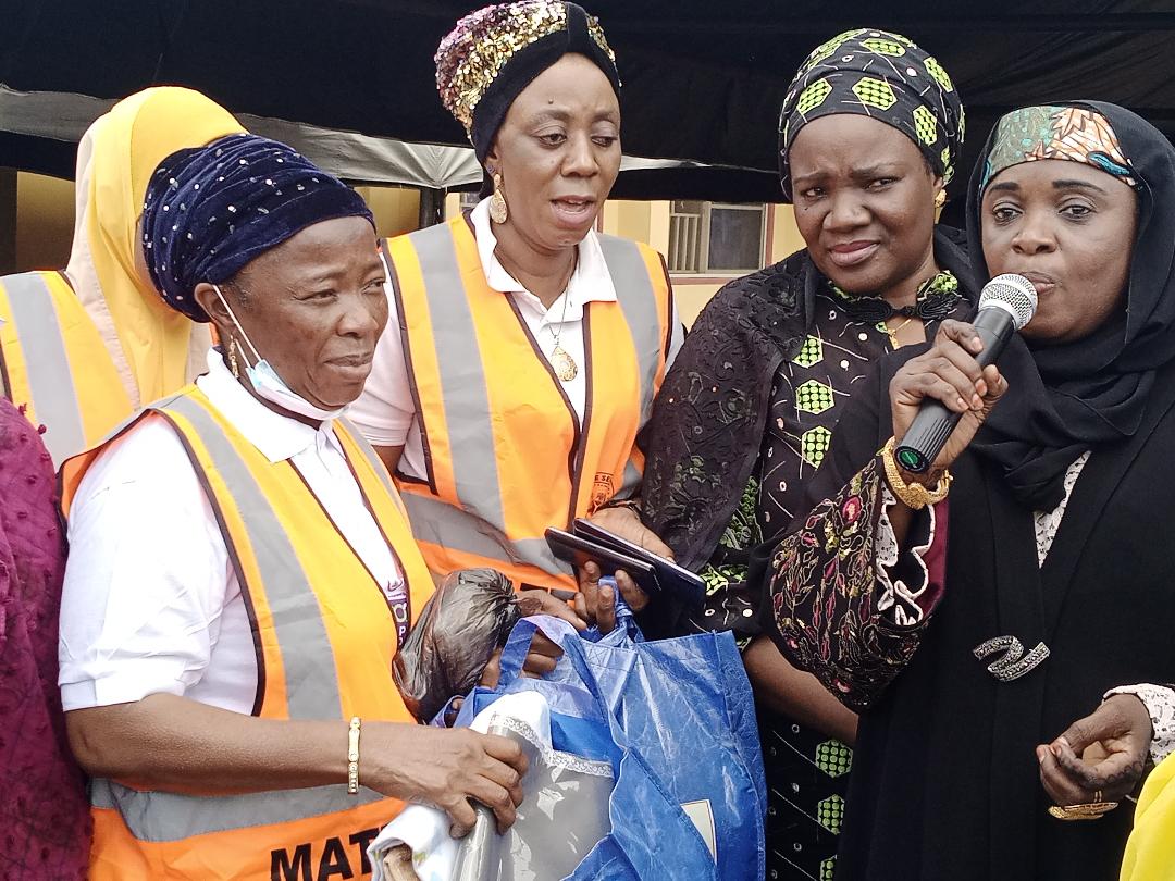 Senator Ibrahim Oloriegbe’s Wife Donates Neonatal Equipment To PHC In Ilorin, Distributes Free ‘Mama Kits’ To Pregnant Women