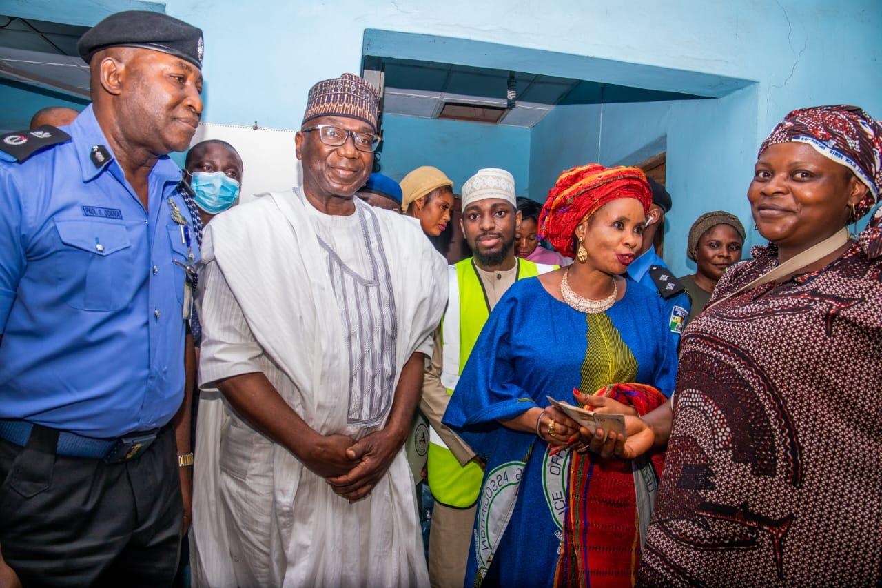 Owo Isowo :  Police Officers’ Wives Among   Beneficiaries As Kwara Govt Distributes Cash Grants To Female Traders In Ilorin