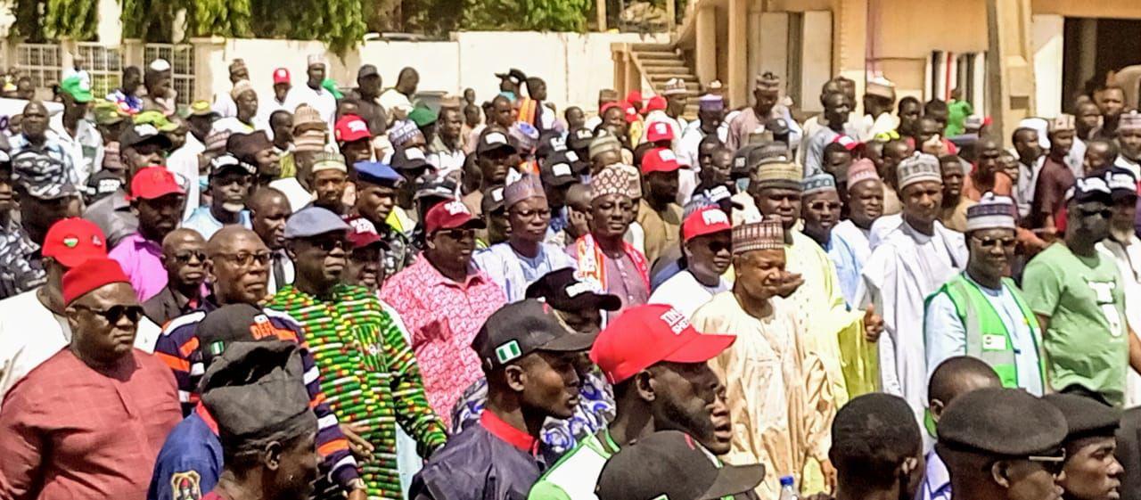 Kebbi Guber:  Gov Bagudu,  NLC President, Workers Take To Birni Kebbi Streets To Declare Support For Nasir Idris