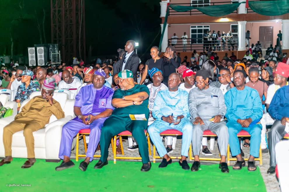 Gov Adeleke, Proprietor, Top Govt Officials, Others Attend Adeleke Varsity’s  12th Christmas Carol  In Ede