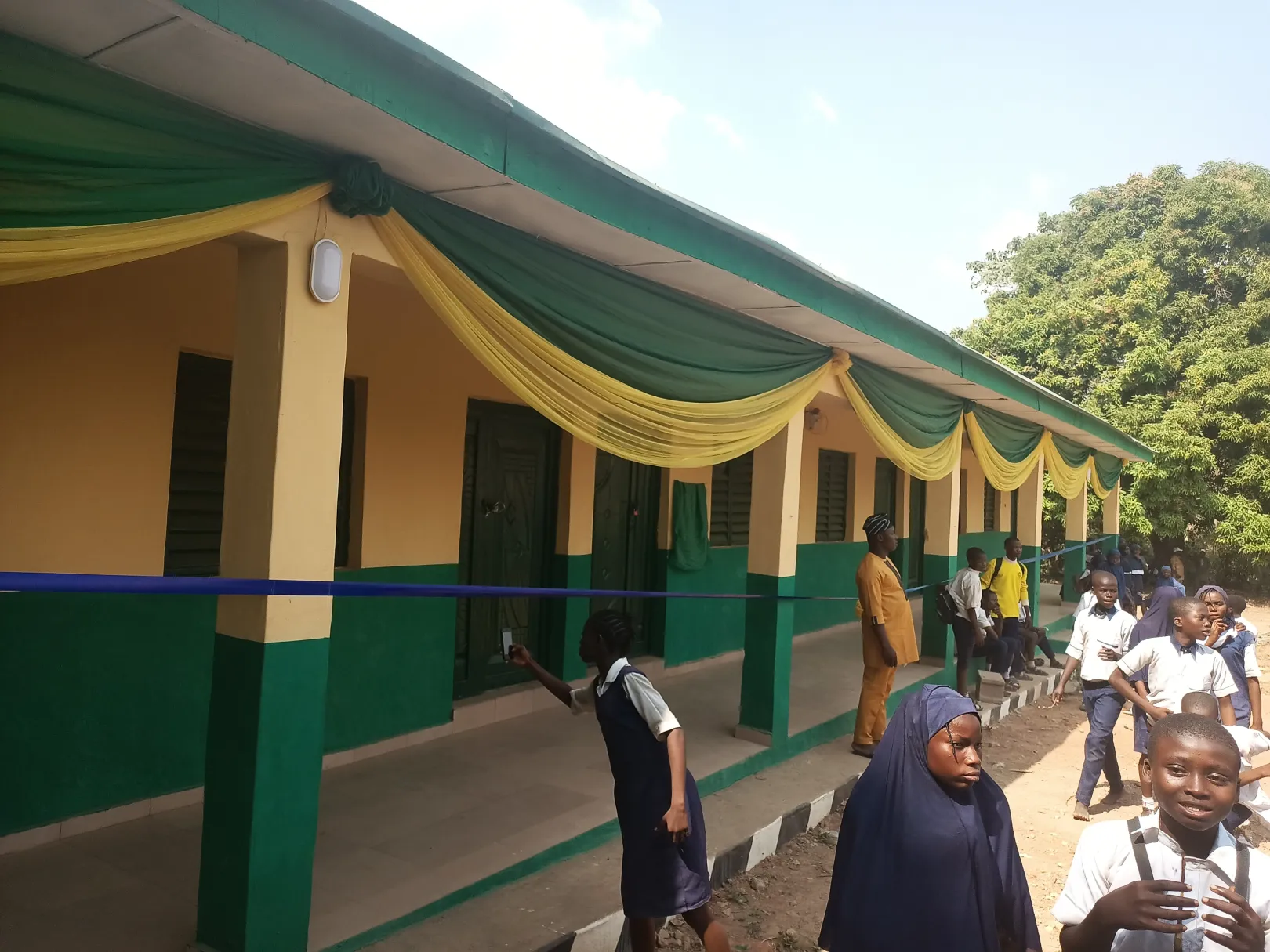 New Classrooms Inaugurated In Sekona As Rep Bamidele Salam Gets The Thumbs Up From Constituents