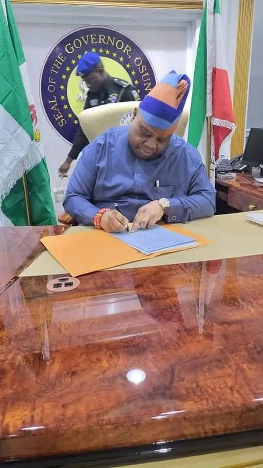   In Pictures: Gov Adeleke’s 1st Day In Bola Ige House… Nigeria Startup Act To Get Domesticated In Osun
