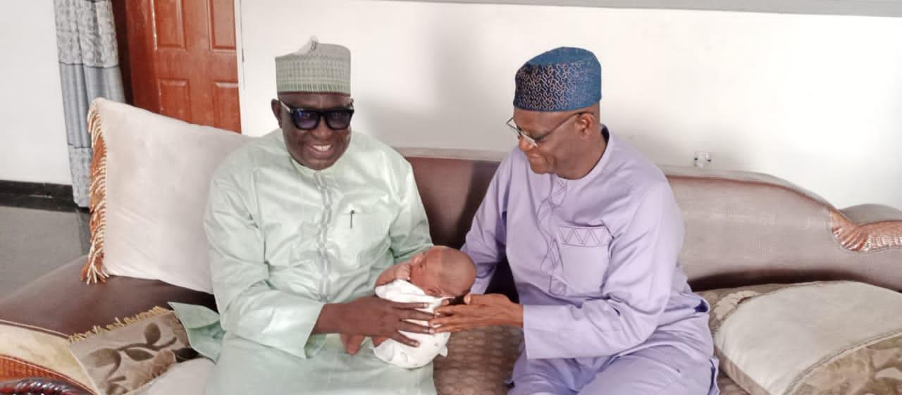 In Pictures: Former Rep Moshood Mustapha Visits Raheem Adedoyin’s Ilorin Residence To Congratulate Him On Arrival Of New Grandson