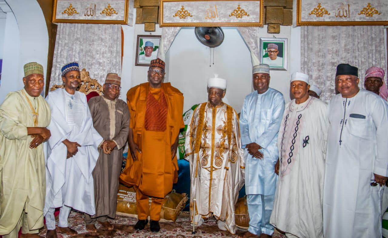  Gov Abdulrazaq Pays Thank-You Visit To Emir Of Ilorin Ahead Of Second Inauguration