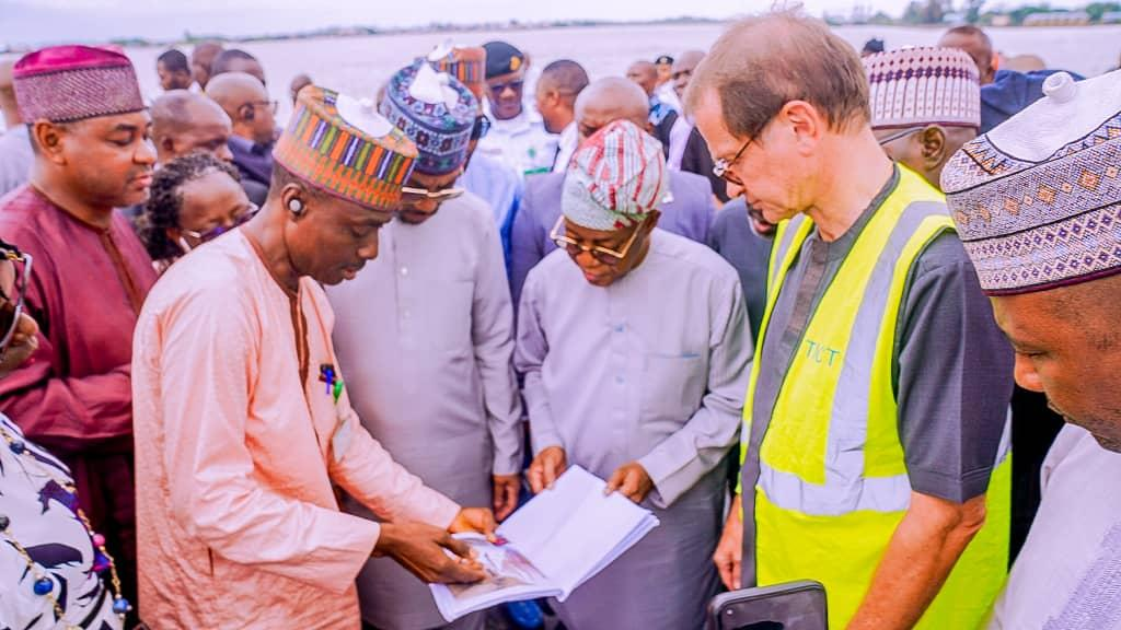 Oyetola Makes Inspection Visit To Apapa , Tin Can ports , Says He’s In  A Hurry To Make ‘Impact’