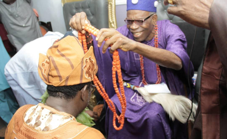 In Pictures: Bamidele Babatunde Becomes Mayegun Of Inisha…Oba Joseph Oyedele, IDU President, Others Speak Highly Of Him