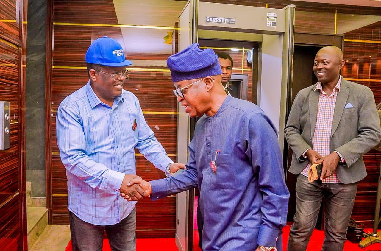 Ports: Oyetola Visits Works Minister , Urges Him To Give 15 Access Roads Immediate Attention