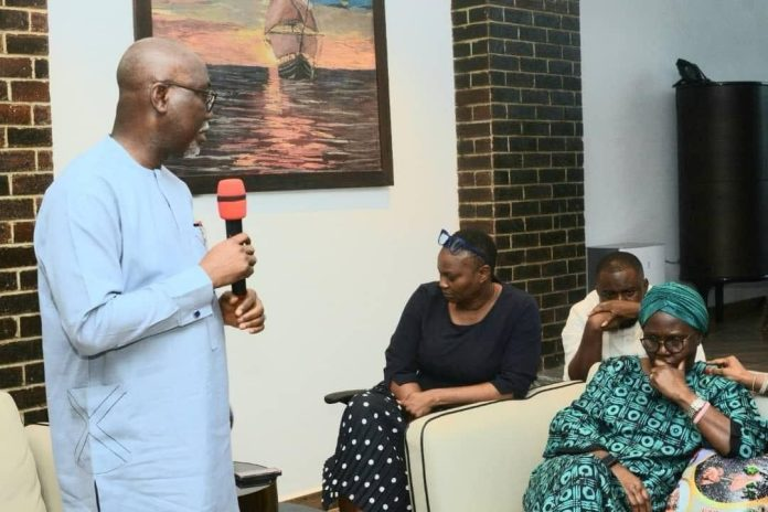 Picture Of Gov Aiyedatiwa During  Condolence Visit To  Akeredolu Family In Ibadan Becomes A Meme