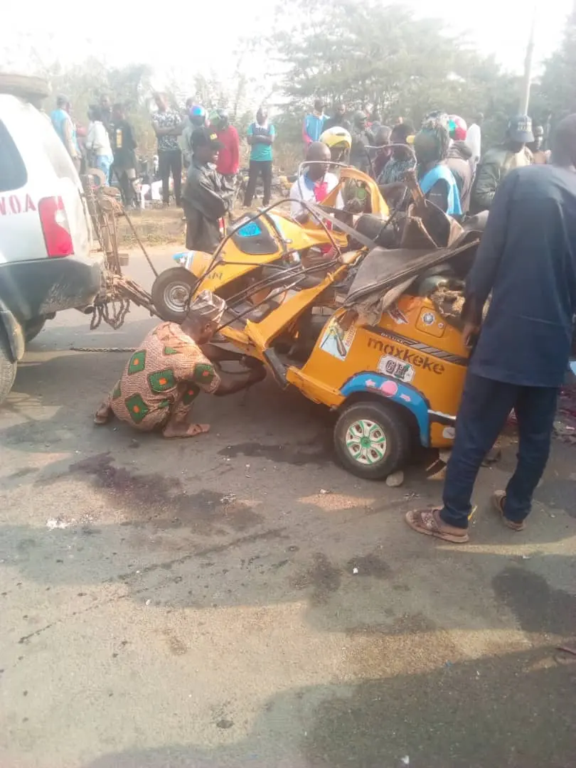 7 Die As Bus Rams Into Tricycle In Osogbo …Govt Delegation Visits Family Who Lost Man, 3 Children