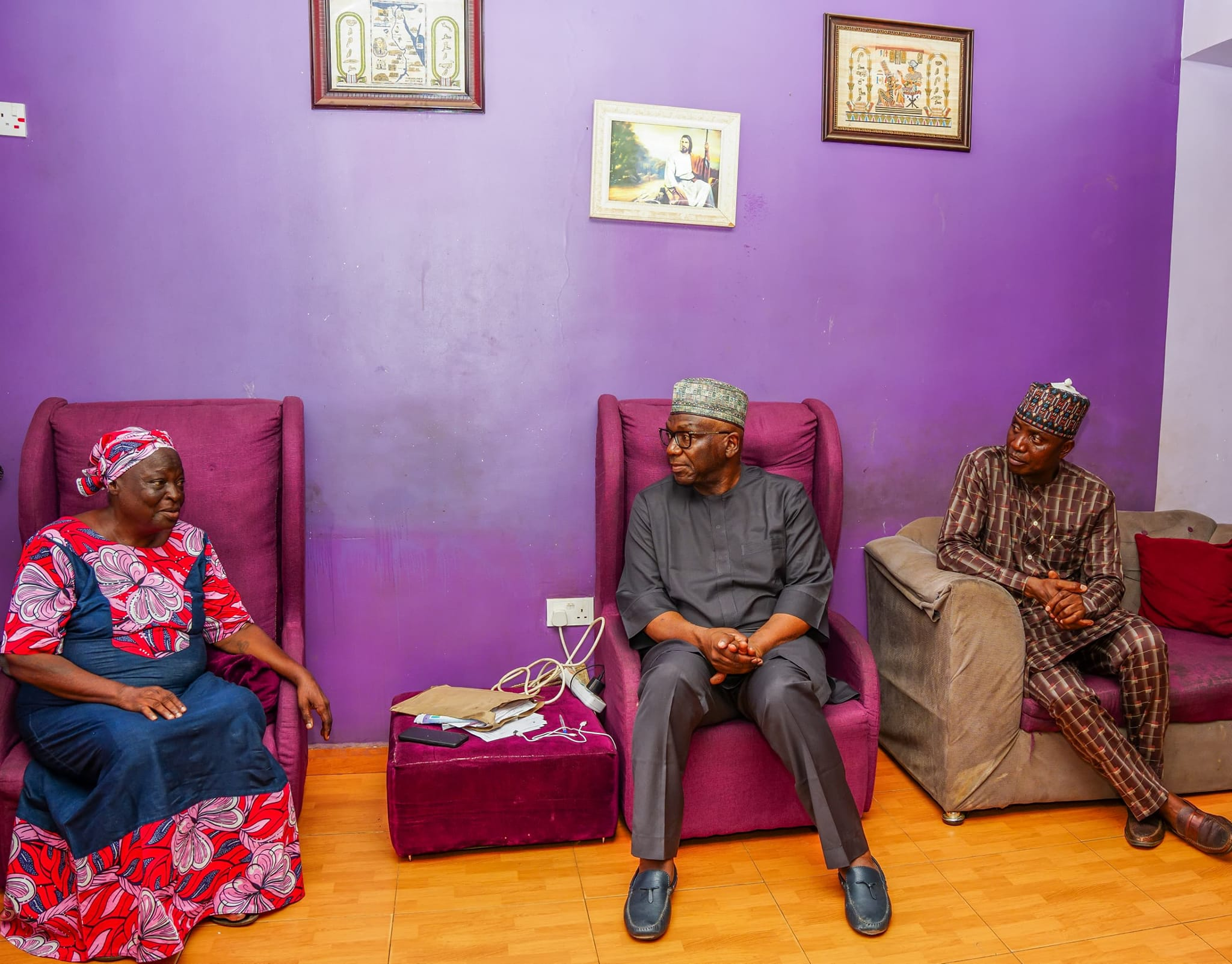 Gov AbdulRazaq Visits Families Of Late Peter Kisira, Adebara Durotoye, Rafiu Ibrahim In Ilorin