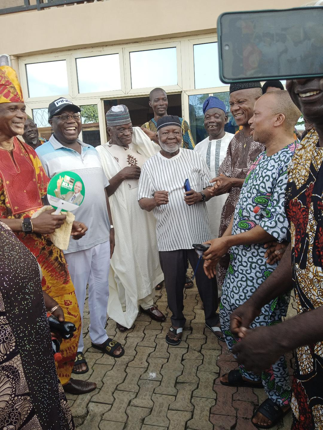 In Pictures: Odo-Otin/Ifelodun/Boripe APC Bigwigs Welcome Shuaib Oyedokun With Open Arms, Visit His Inisha Residence