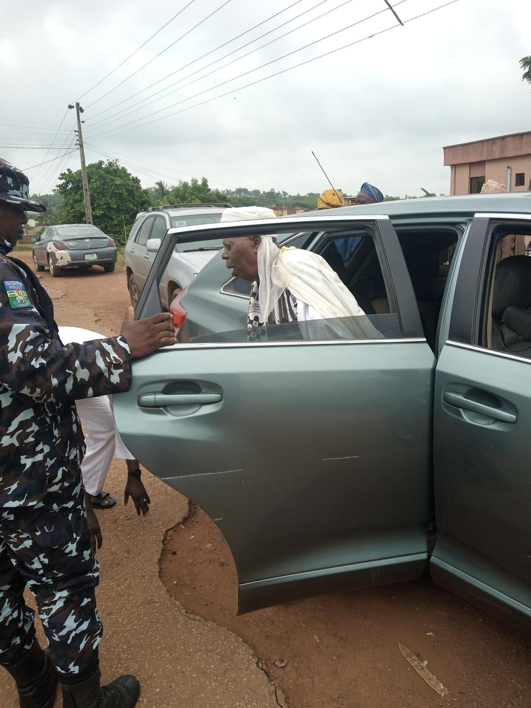 In Pictures: Nurudeen Adeyemi, Family Members Receive ‘Royal Blessing’ In Esie