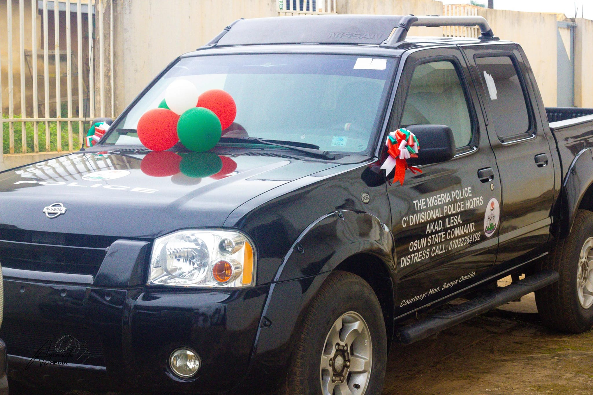 Rep Sanya Omirin Distributes Food Parcels To Constituents In Ijesha South, Gifts 4 PDP LG Chairmen Cars…Presents Patrol Vehicle To Police