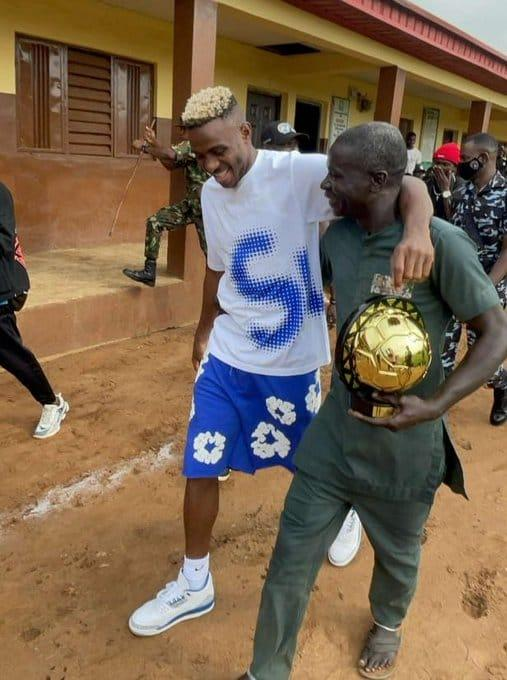 One Year After Visiting  Old Primary School In Lagos,  Victor Osimhen Returns There With  CAF Award