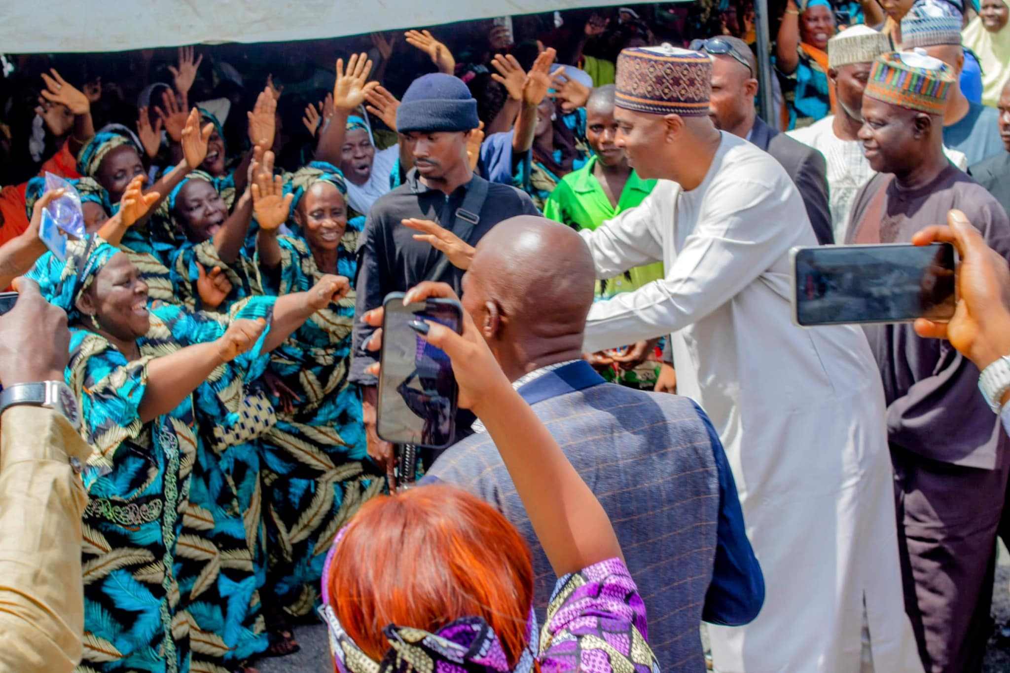 Eid-li-Adha: Saraki Hosts Party Supporters, Women Groups In Ilorin