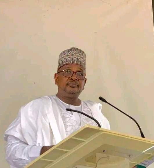 Gov Idris Mourns The Death Of Kebbi LGSC Chairman, Attends His Funeral In Abuja 