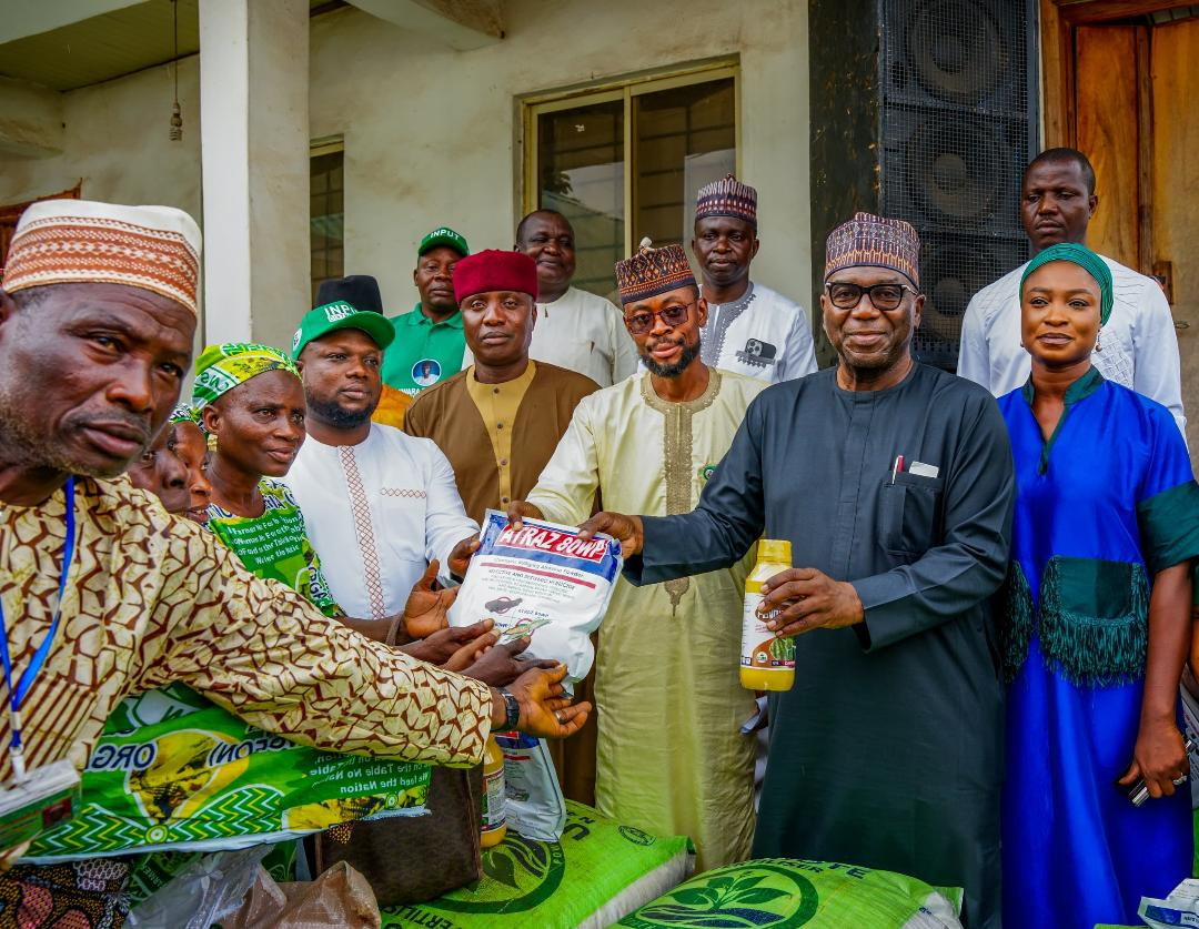 Gov AbdulRazaq Presents Farm Inputs To 10,000 Farmers In Ilorin, Restates Commitment To Improving Food Security