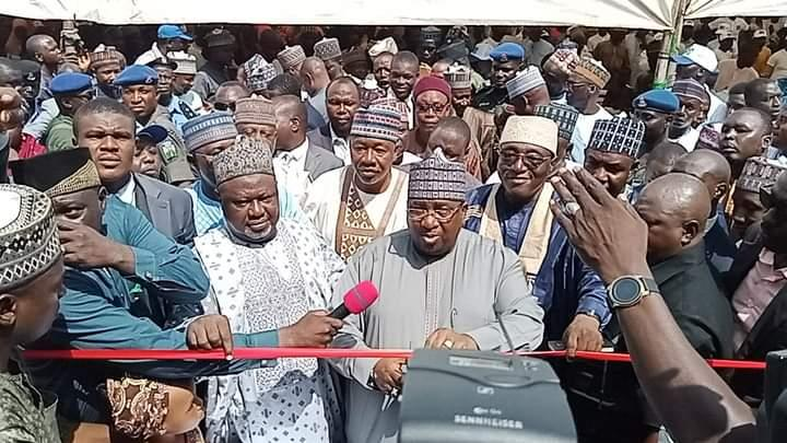 Kebbi Govt Buys N300m ‘GSM Plaza’ In Birni Kebbi, Hands It Over To Handset Dealers, Technicians To Boost Entrepreneurship