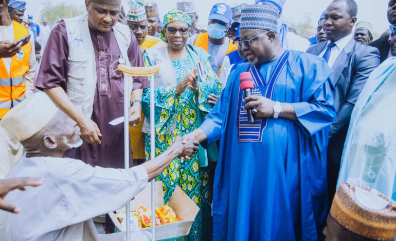 Gov Idris Flags Off Distribution of Food Items To Vulnerable People In Kebbi