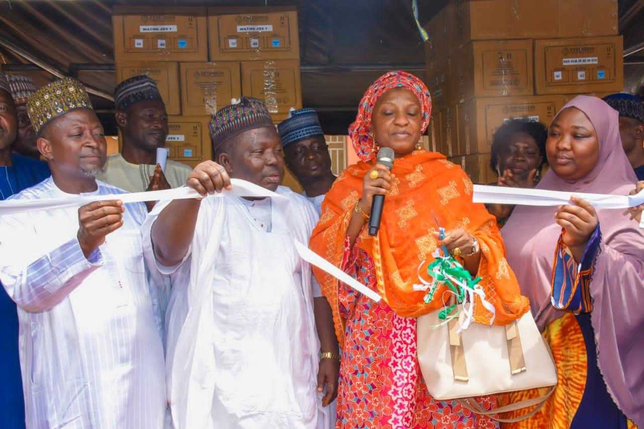 Gov AbdulRazaq Flags Off Distribution Of Free Textbooks, Sports Kits To Public School Pupils In Kwara