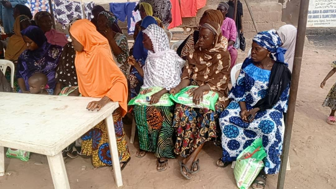 350 5kg Semovita Distributed To Vulnerable People In Agbaji Quarters