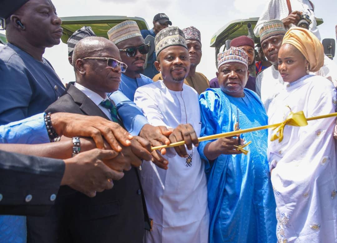 Planting Season: Gov Abdulrazaq Flags Off Distribution Of Farm Inputs To Farmers In Ilorin