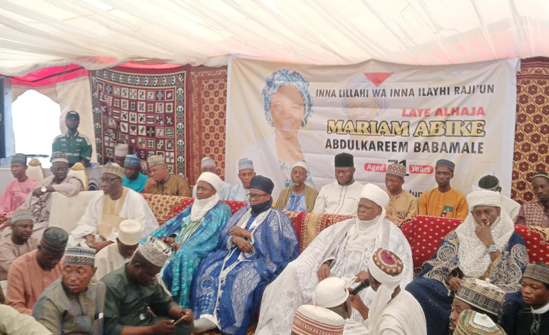 Sheikh Labeeb Agbaji Delivers Sermon At Fidau Prayer Held For Razaq Owolabi’s Mother In Ilorin…Decries ‘Bitter’ Political Fight