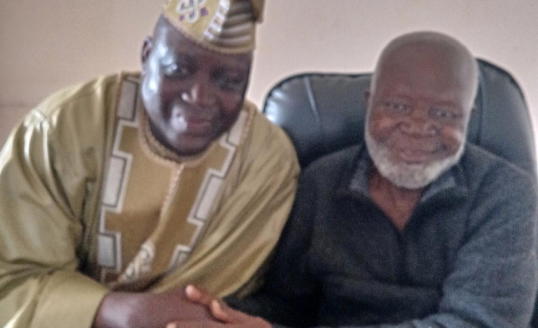 In Pictures: Nurudeen Adeyemi Visits Veteran Politician Shuaib Oyedokun In Inisha