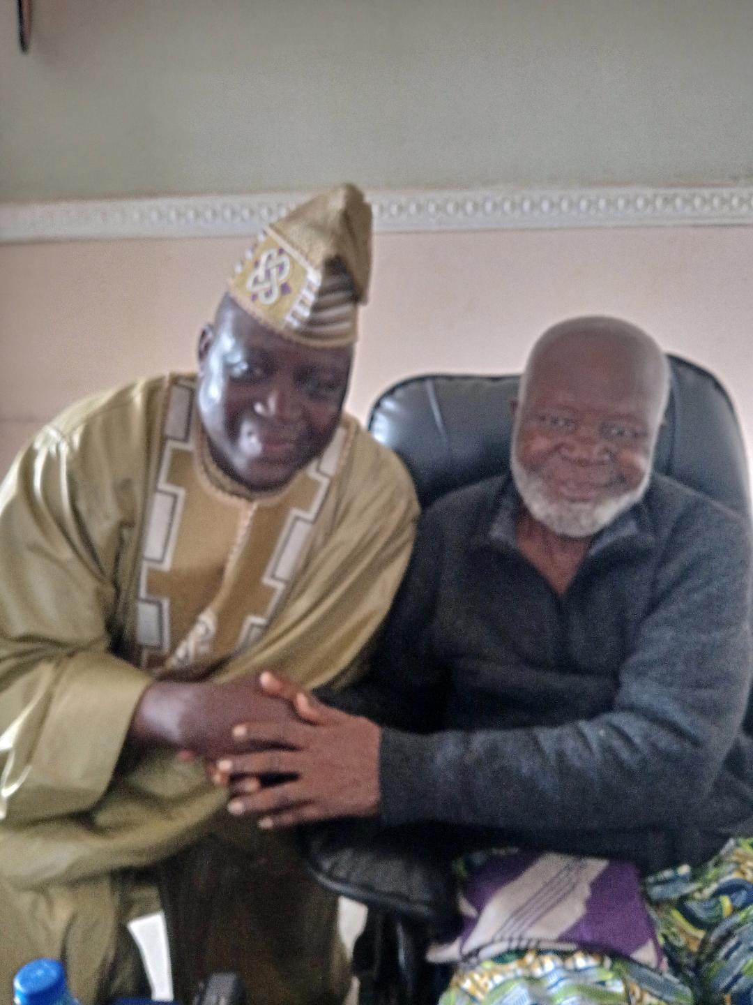 In Pictures: Nurudeen Adeyemi Visits Veteran Politician Shuaib Oyedokun In Inisha