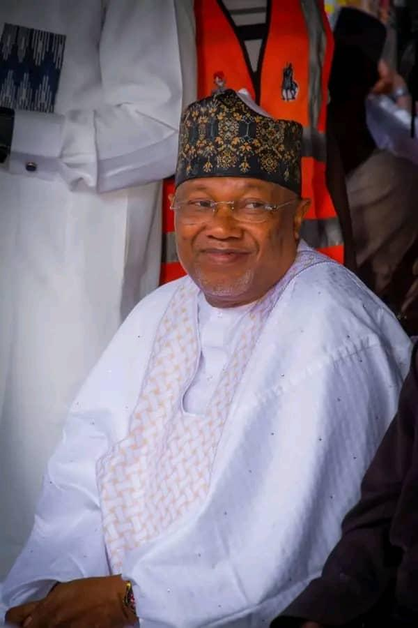 Retirement Day: Supporters Urge Bolakale Kawu To ‘Heed The Call’ As He Visits Emir Of Ilorin To Receive Royal Blessings