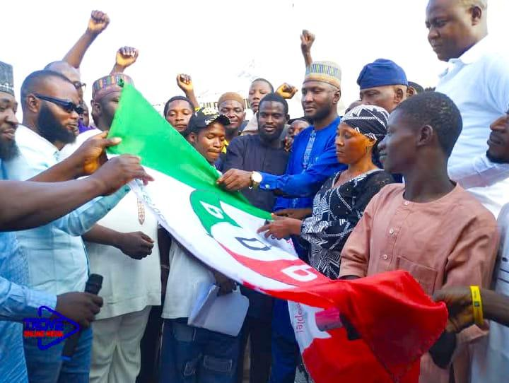 Abdulrahman Kayode, Aro Dollar, Olalekan Lawal, Others Receive Defectors Into PDP In Ilorin