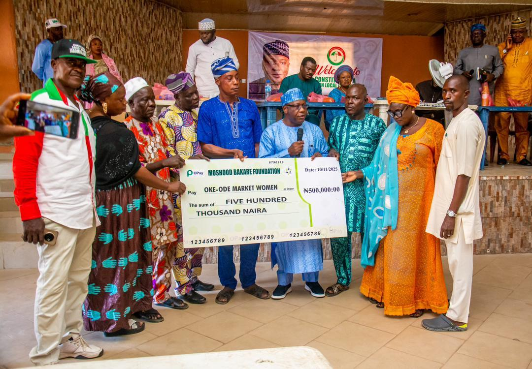 Moshood Bakare Commended As Market Women Receive Financial Support In Oke-Ode