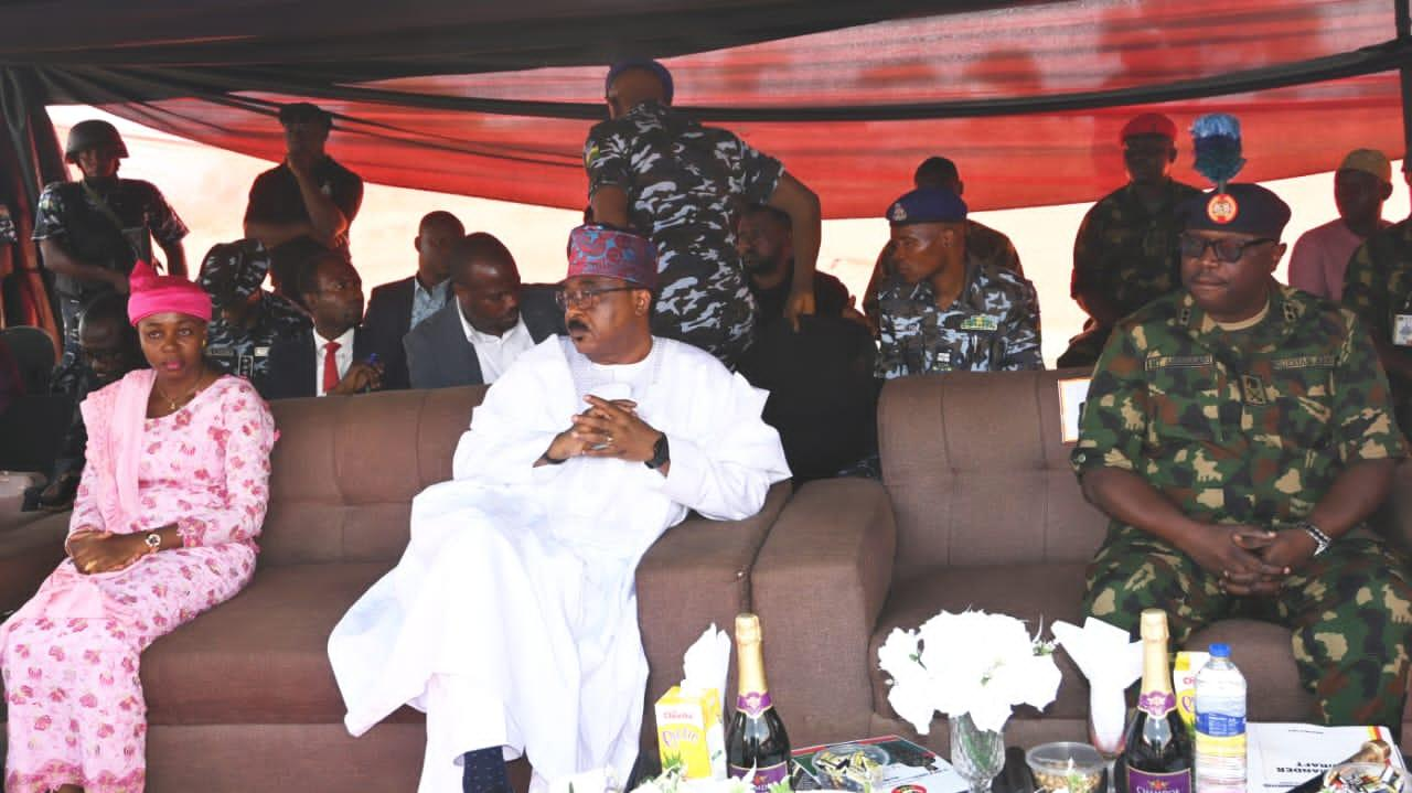 COAS, Gov Abdulrazaq, Top Security Chiefs Celebrate Yuletide With Troops In Kwara