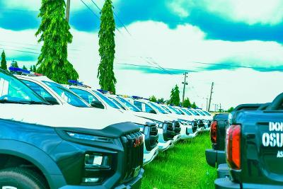 ALGON Takes Steps To Enhance Security In Osun, Distributes Vehicles To Security Agencies