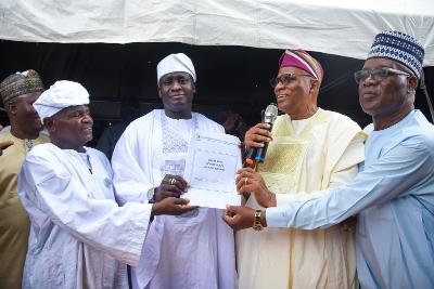 2027 Kwara Guber: Speaker Danladi Formally Receives APC Governorship Nomination Form In Ilorin, Promises ‘Team Work’ 
