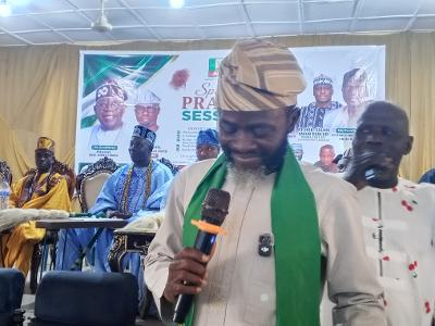 2027: Rafiu Ajakaye Introduces ‘Iwaju la n lo’ As New Response To ‘APC Chant’ In Kwara